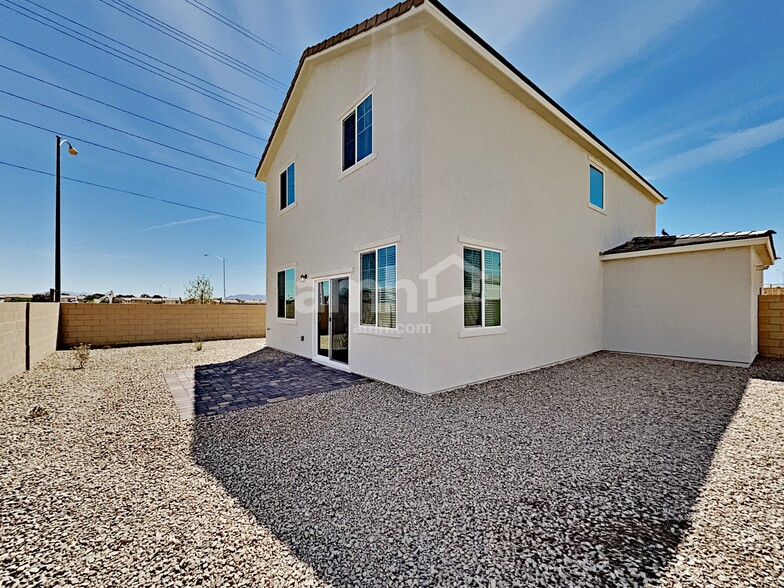 Building Photo - 1910 Macchia Ave