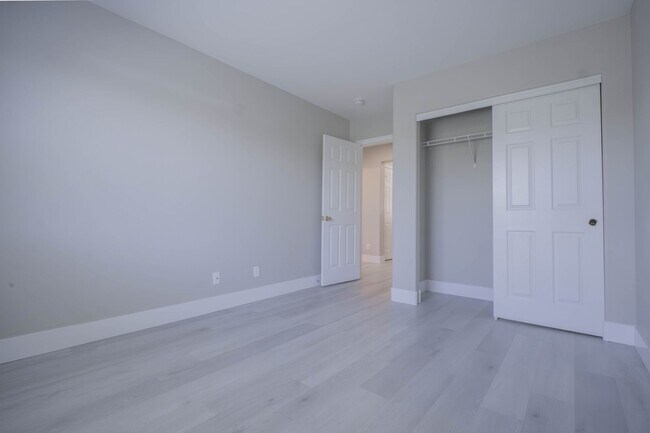 Building Photo - Wonderfully fully renovated, 2-story property