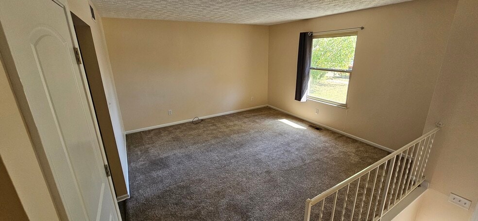 Building Photo - 6518 Birchview Dr N