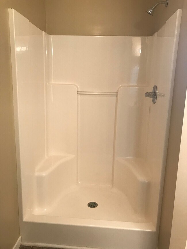 Building Photo - 125 Gage Dr