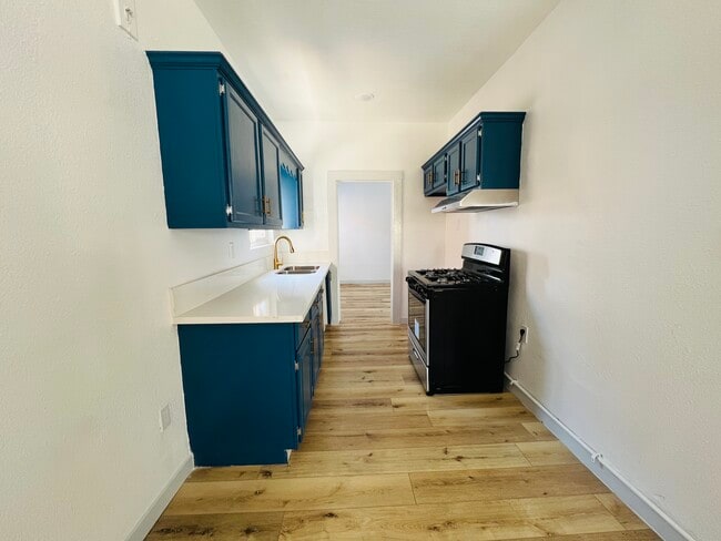 Building Photo - 1033 Hoffman Ave in Long Beach