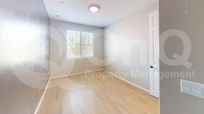 Building Photo - 10587 W Chadwick Dr