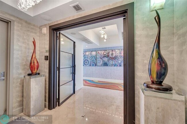 Building Photo - 333 Las Olas Way