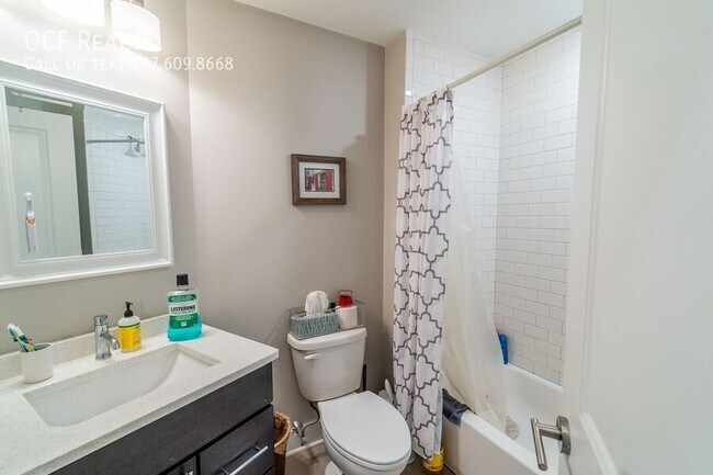 Building Photo - 1607 Catharine St