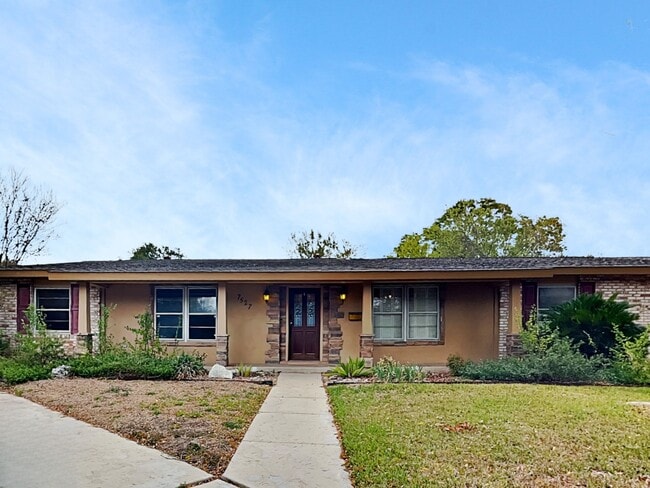 Building Photo - 7527 Quail Run Dr