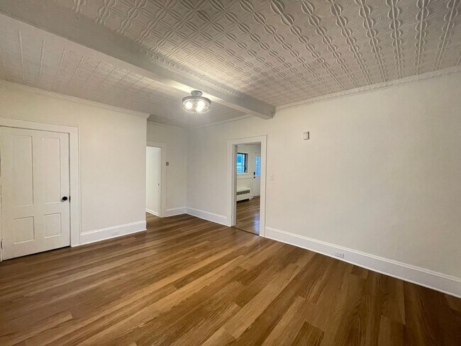 Building Photo - 33 Malvern St