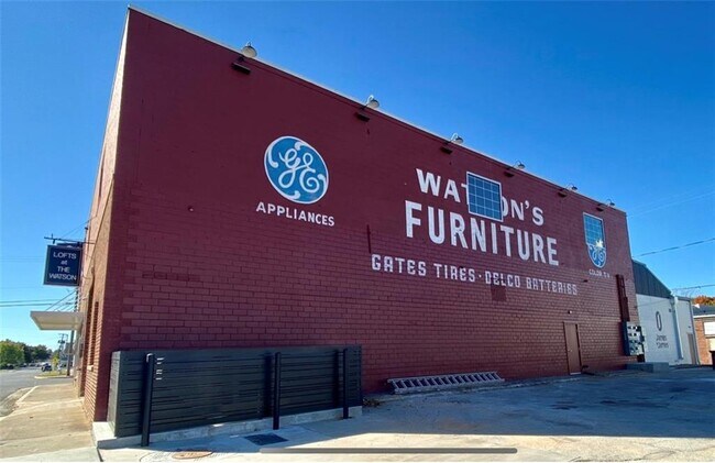 Building Photo - 111 S Main St