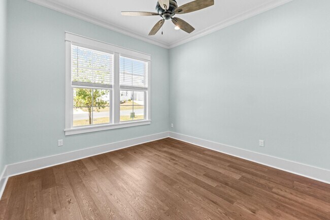 Building Photo - 465 Karcher Ave