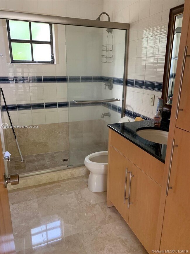 Building Photo - 901 Majorca Ave