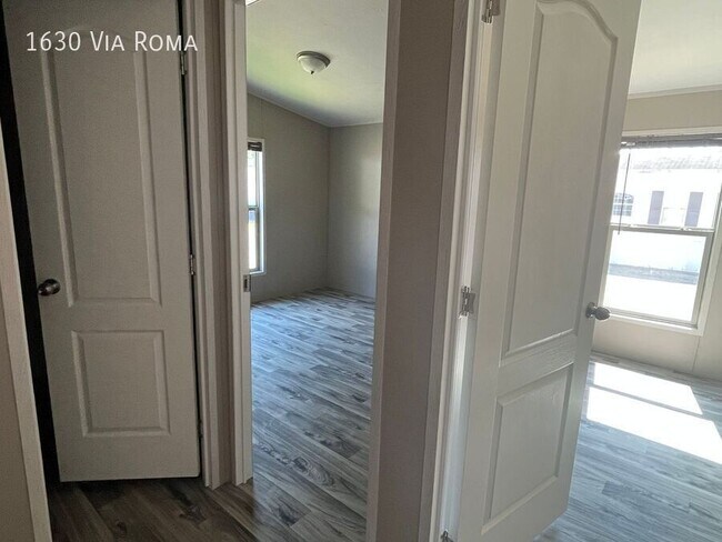 Building Photo - 1630 Via Roma Dr