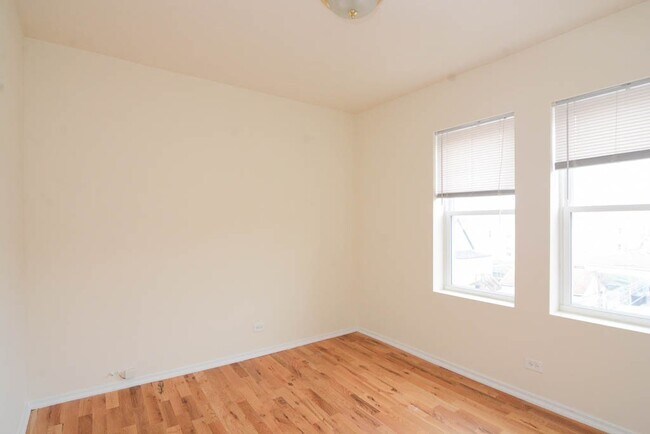 Building Photo - 2347 N Drake Ave