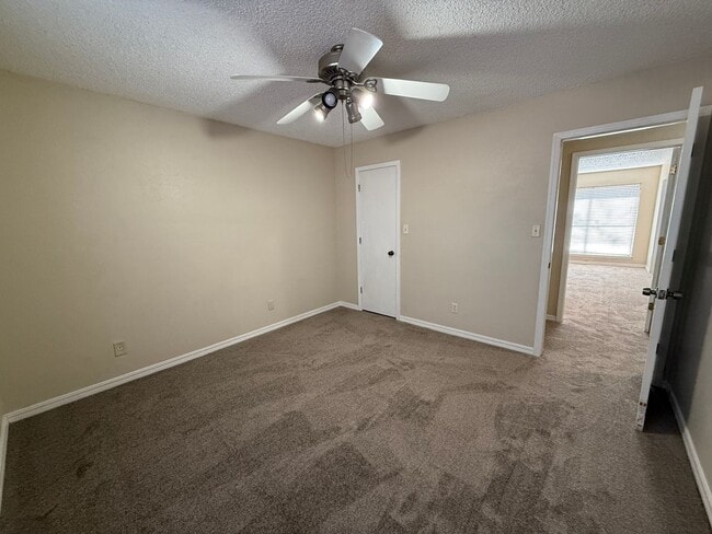 Building Photo - Huge Living Area, Storage Shed, Fenced Yard 3 bedroom Home