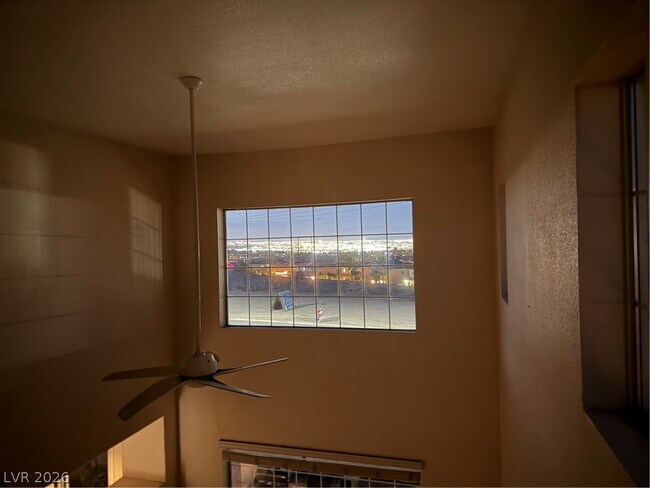 Building Photo - 664 Solitude Point Ave