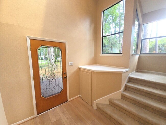 Primary Photo - 25 N Mossrock Rd