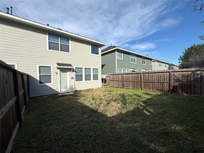 Building Photo - 8904 Elm Drake Ln