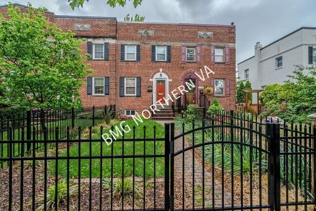 Building Photo - 1132 Powhatan St