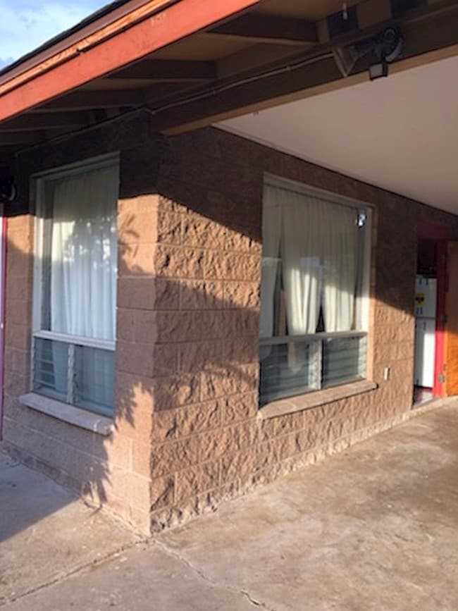 Building Photo - 605 Kaimana St