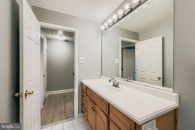 Building Photo - 2610 Hallam Ct