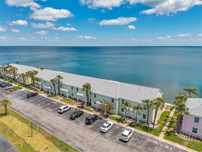 Building Photo - 4768 Coquina Key Dr SE
