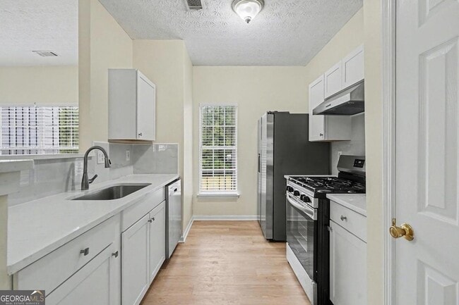 Building Photo - 2545 Walden Lake Dr