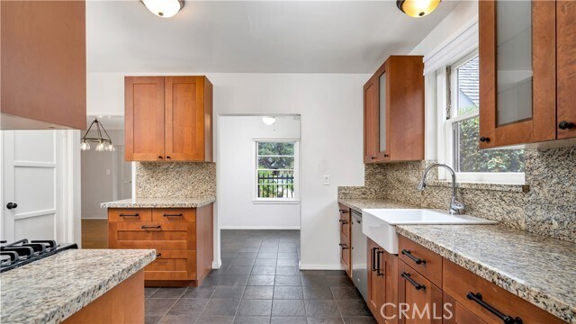 Building Photo - 2118 Greenleaf St