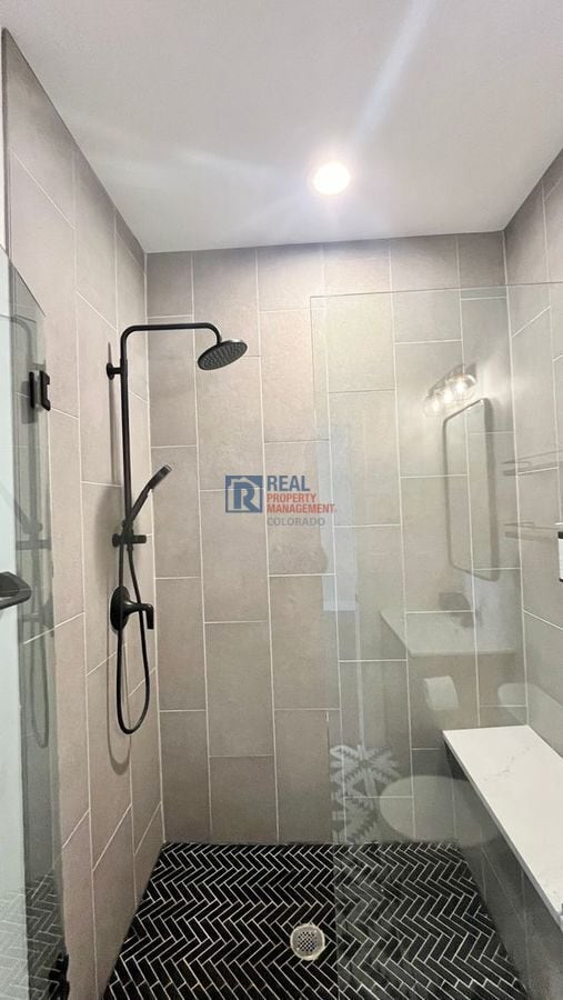 Building Photo - 127 1/2 S Pennsylvania St-