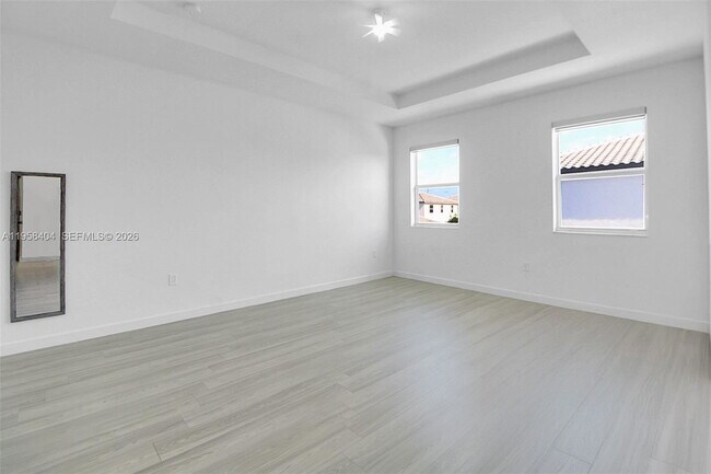 Building Photo - 879 SE 26th Ter