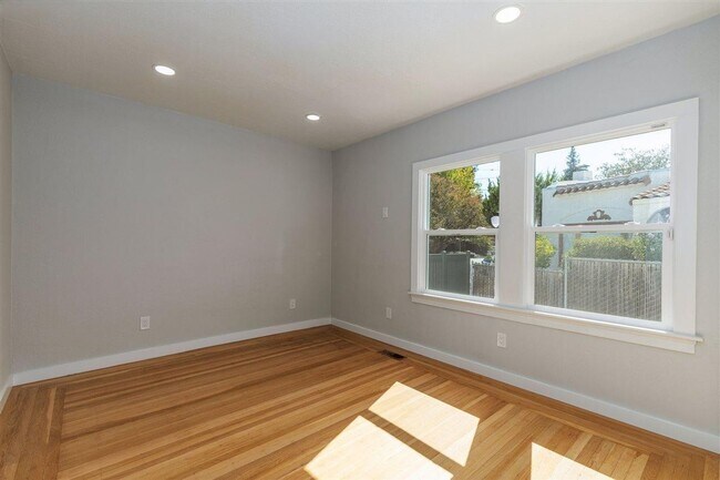 Building Photo - Beautiful Historic Home Meets Modern Luxury in San Leandro