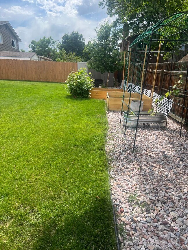 Building Photo - Stylish 3Bd 2Ba Sheridan Green Gem Near Pa...