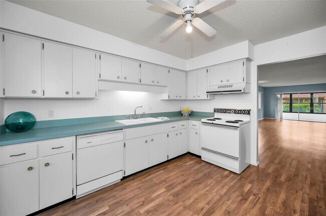 Building Photo - 4014 Davit Dr