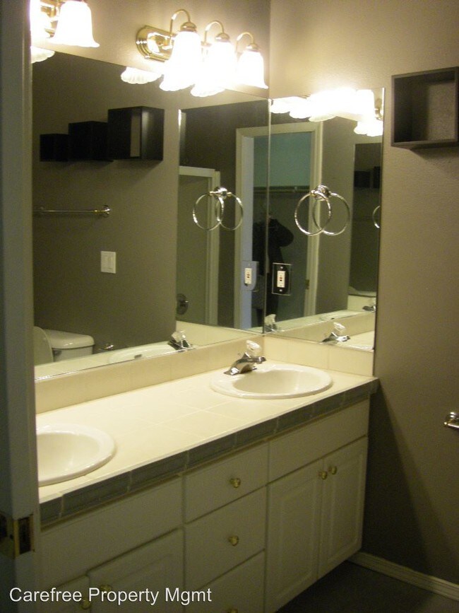 Building Photo - 15760 SW Flagstone Dr