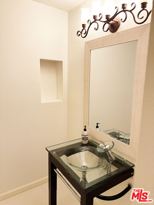 Building Photo - 4722 Park Granada