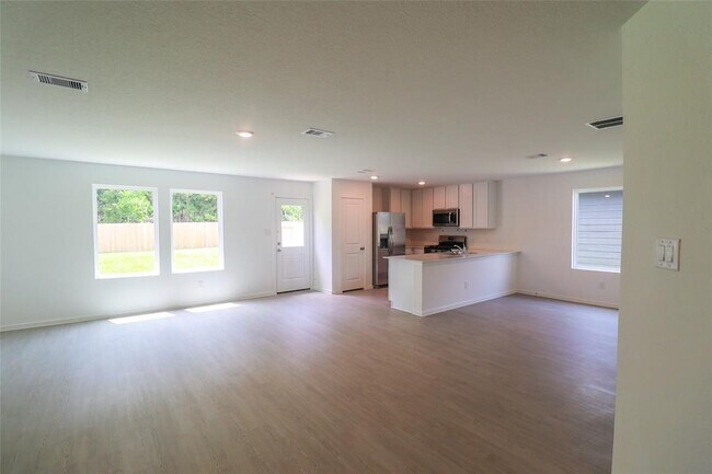 Building Photo - 31371 Black Cherry St