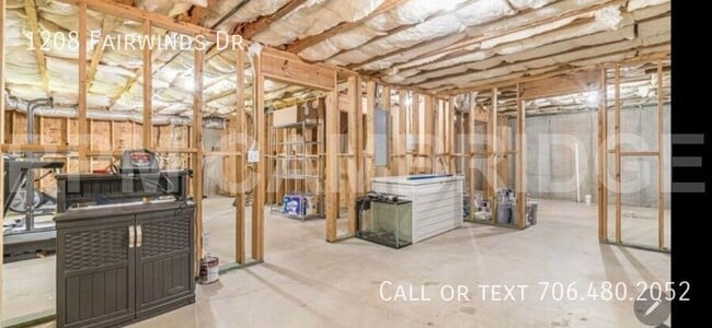 Building Photo - 1208 Fairwinds Dr