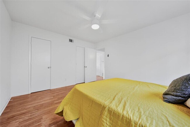 Building Photo - 1408 Hughes St