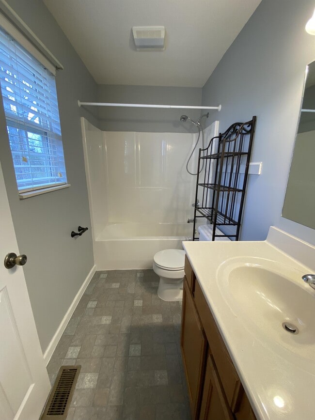 Building Photo - 2916 Patrick Ave