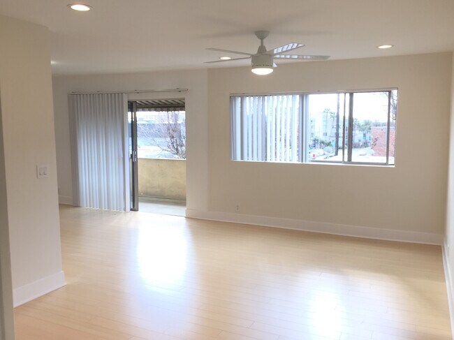 Building Photo - 3410 Club Dr
