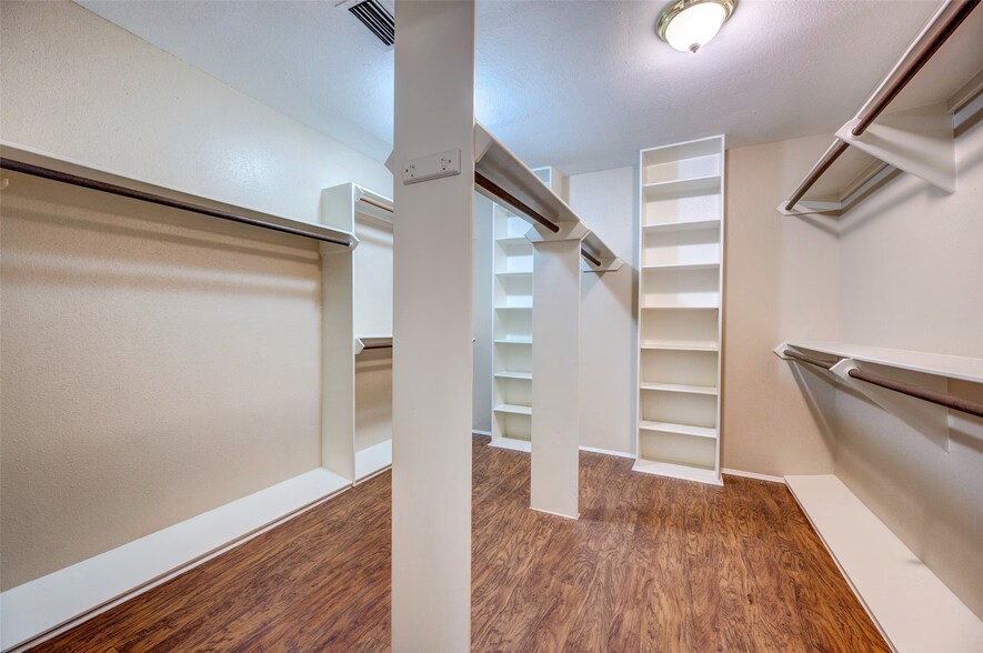 Building Photo - 12625 Memorial Dr