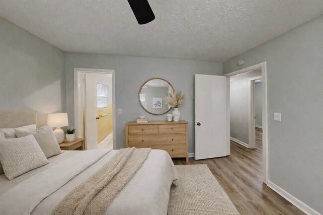 Building Photo - Updated 3 Bed, 2 Bath Home with Fenced Yard & Sunroom in Jacksonville, FL