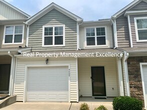 Building Photo - Beautiful 3 Bedroom Townhome in Raleigh ne...
