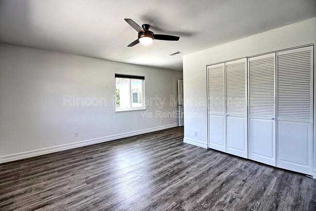 Building Photo - 2585 Warbler Ave