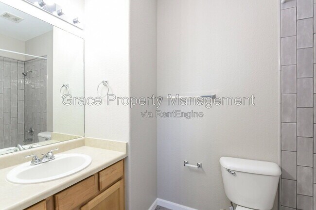 Building Photo - 9727 Cherry Ln