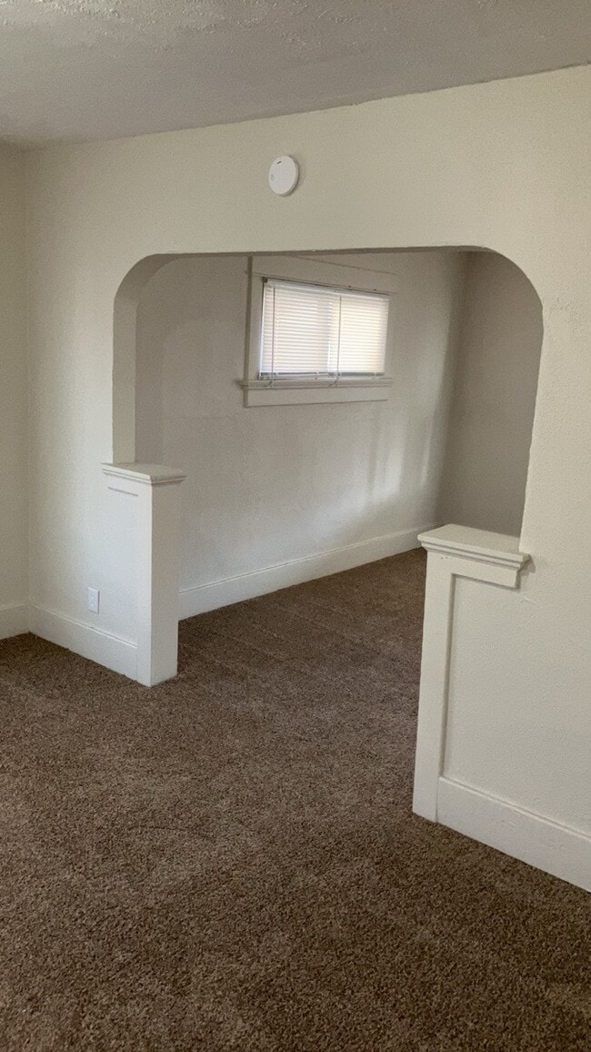 Building Photo - 237 Westwood Ave