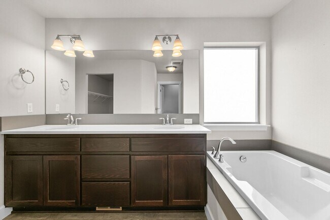 Building Photo - Bring the DOG!  Beautiful Like New NE 4 Bd...