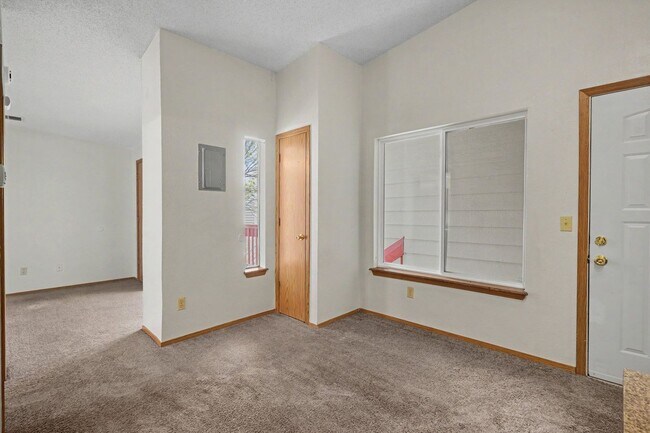 Building Photo - Charming Top-Floor Studio in Aurora with Private Patio & In-Unit Laundry