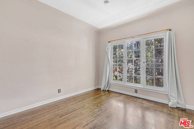 Building Photo - 6053 Scenic Ave