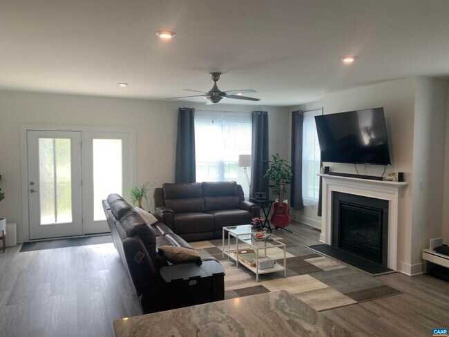 Building Photo - 1515 Knoll Ln