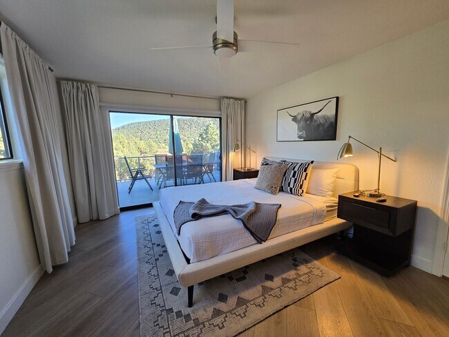 Building Photo - 2269RR-Upper Level