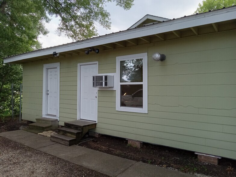 Entrance - 305 S Magnolia St