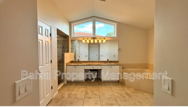 Building Photo - 8215 Saragoza Ct